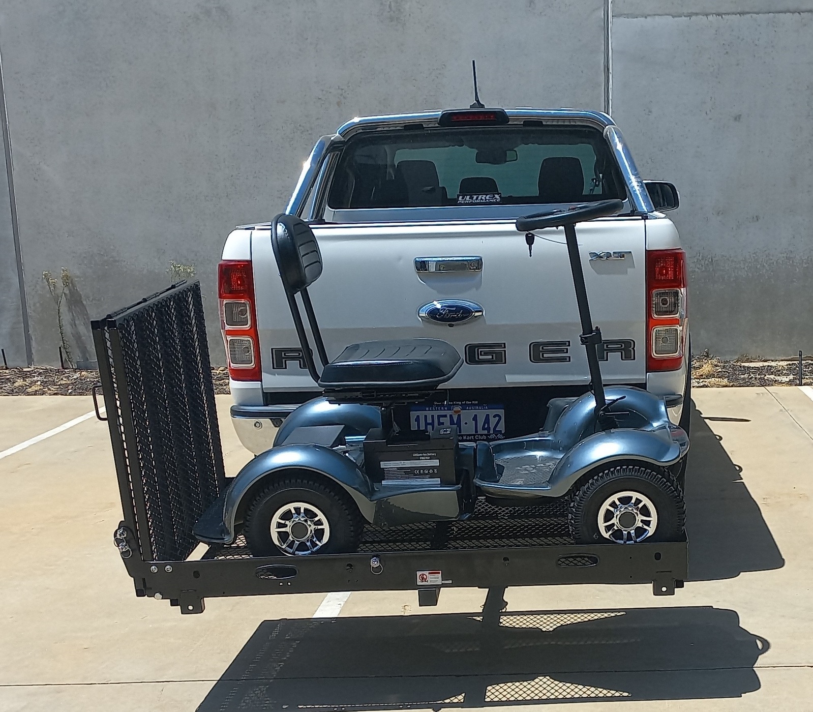 TOWBAR MOUNTED GOLF CART, MOBILITY SCOOTER, WHEELCHAIR CARRIER RACK