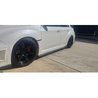 Product gallery images