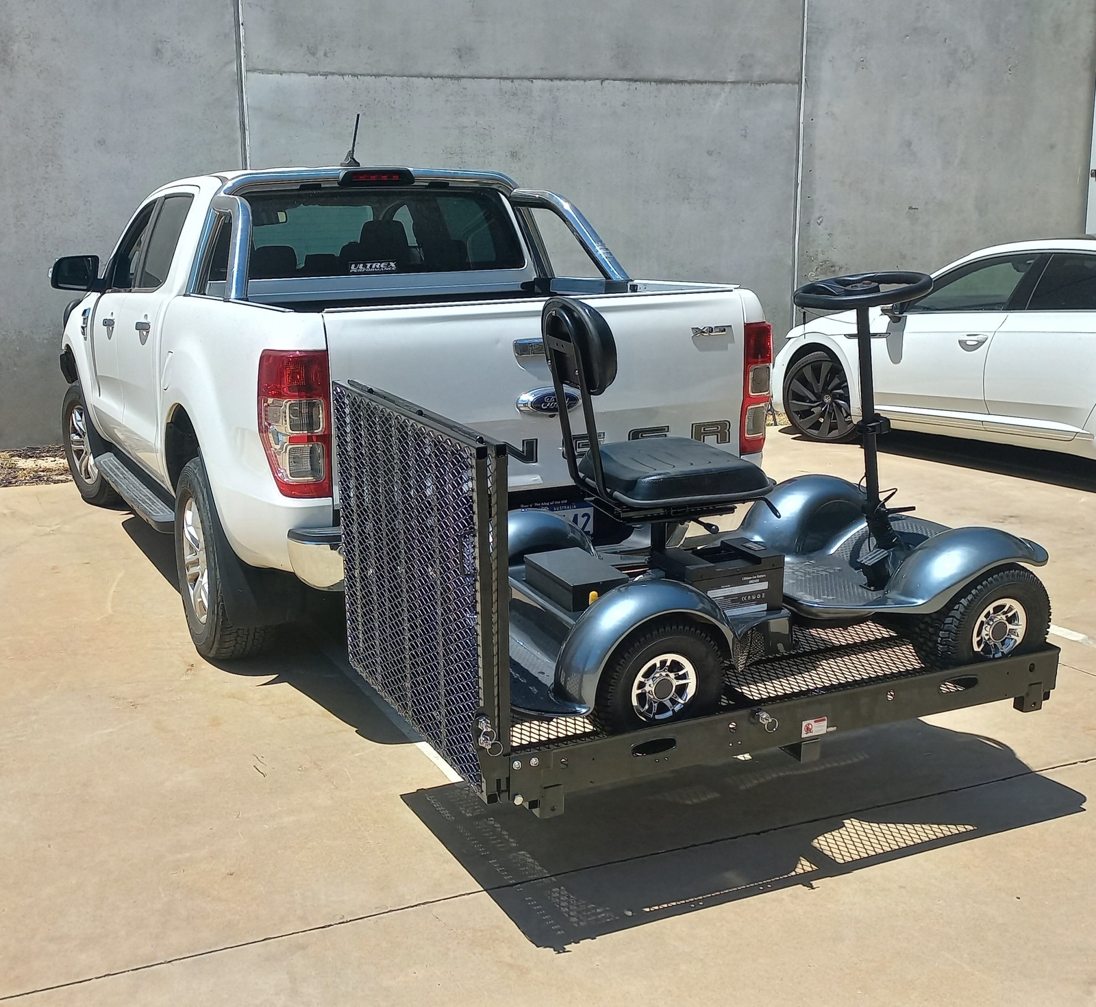 TOWBAR MOUNTED GOLF CART, MOBILITY SCOOTER, WHEELCHAIR CARRIER RACK