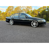 Product gallery images