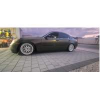 Product gallery images