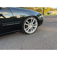 Product gallery images