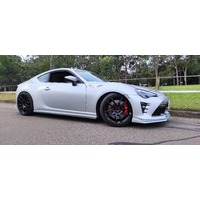 Product gallery images