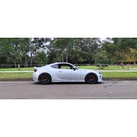 Product gallery images